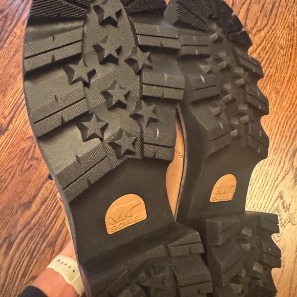 Sorel Joan Now Lace boots, new in box - Picture 4 of 10